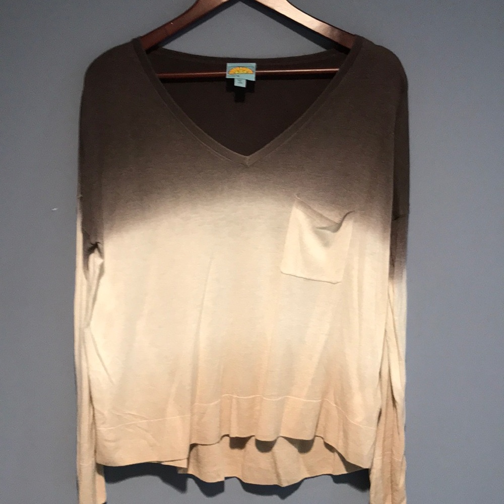 Ombré light weight v-neck sweater